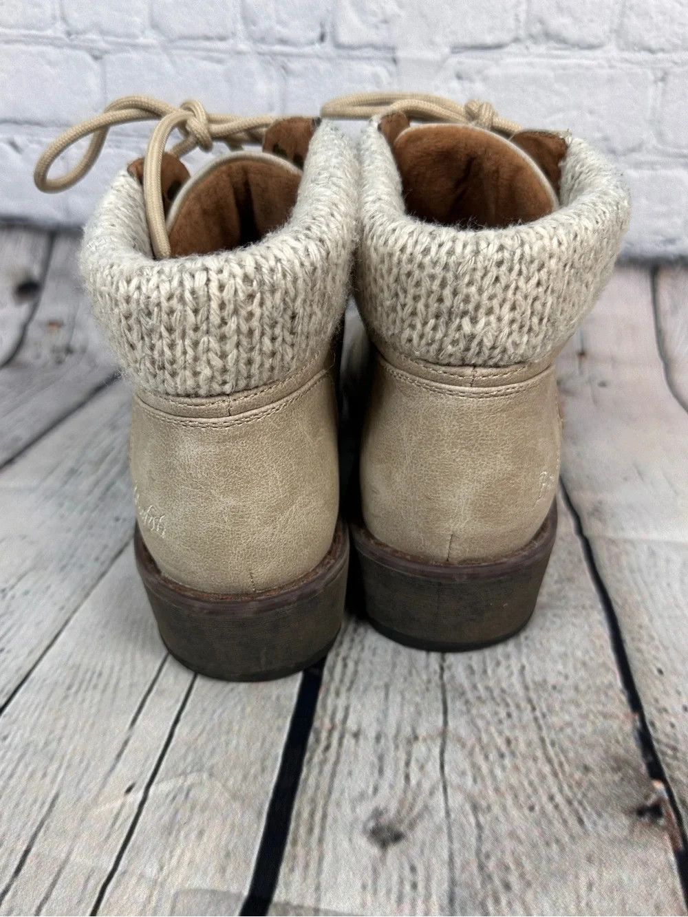 Blowfish Malibu Comet boots size 8.5